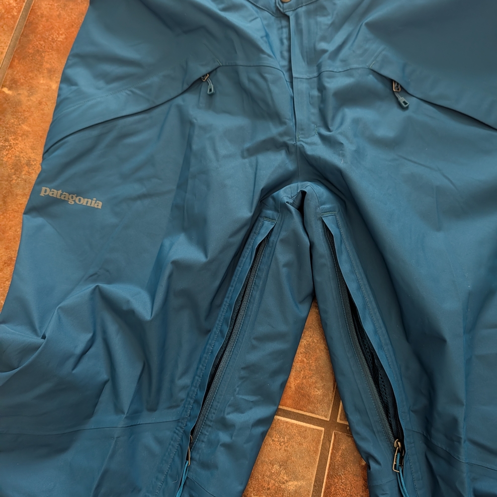 Patagonia Men's Snow Pants - Picture 6 of 7